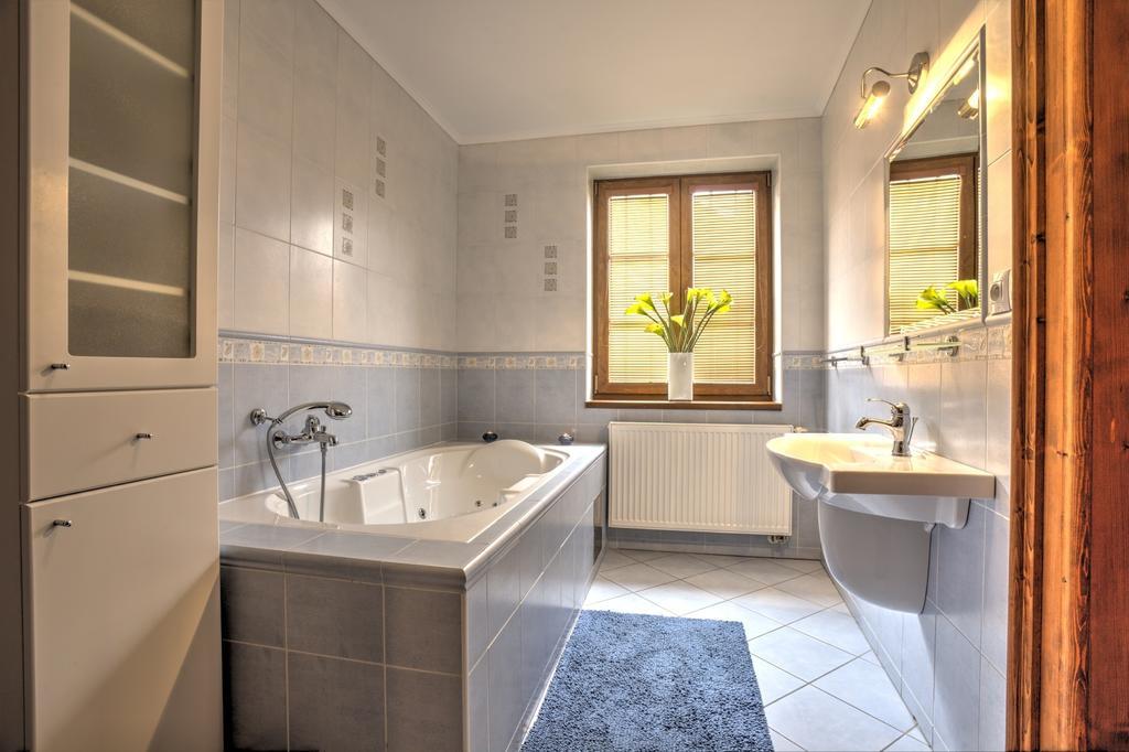 Penzión Grobský Dvor Slovensky Grob Habitación foto